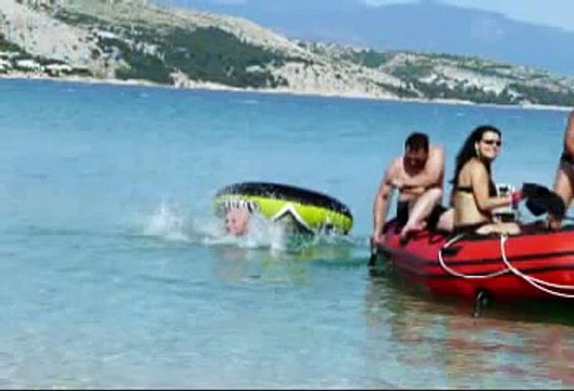 Baska 2009, Schlauchboot quicksilver hd 430 xs mit 20ps evinrude 2takt aussenborder, Tube fahrt