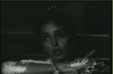 Aaj Ye Meri Zindagi Dekho Khushi Mein Jhoomti