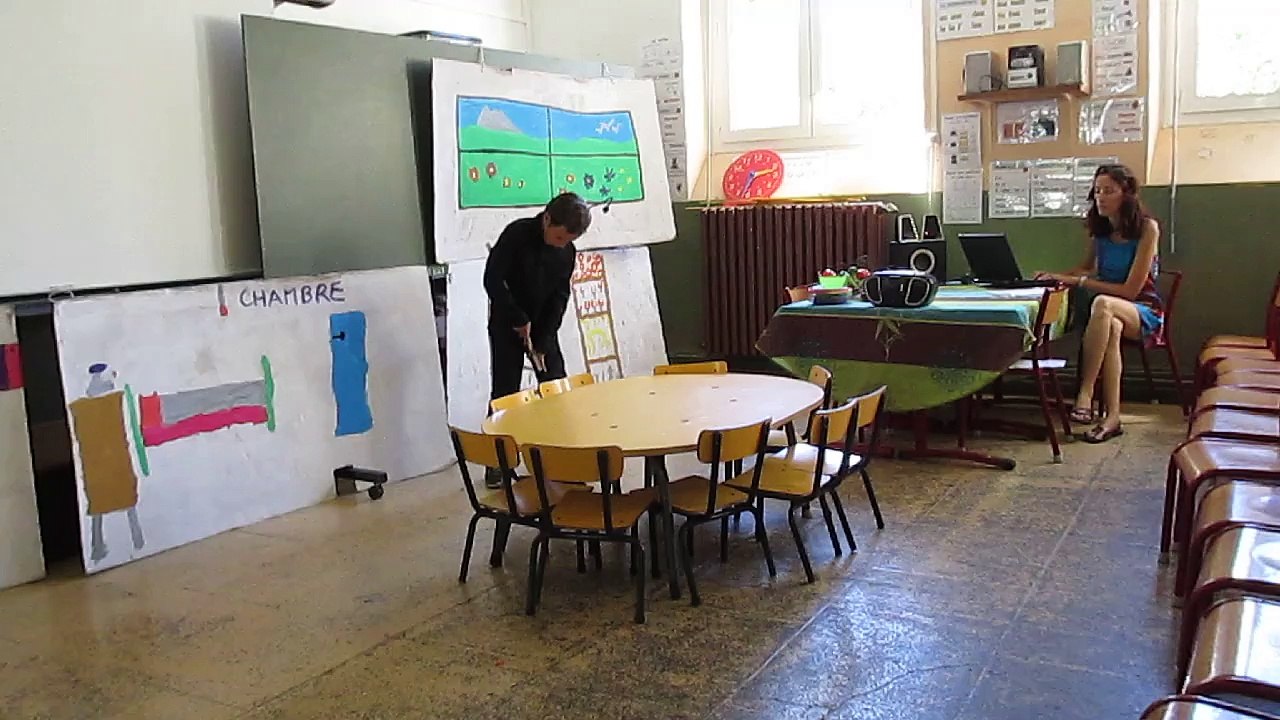 Des représailles dans la fourmilière - théâtre CP/CE1 - 26/06/2015