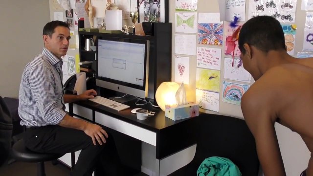 Il souffre d'êxtremes douleurs dans le dos depuis 4 mois