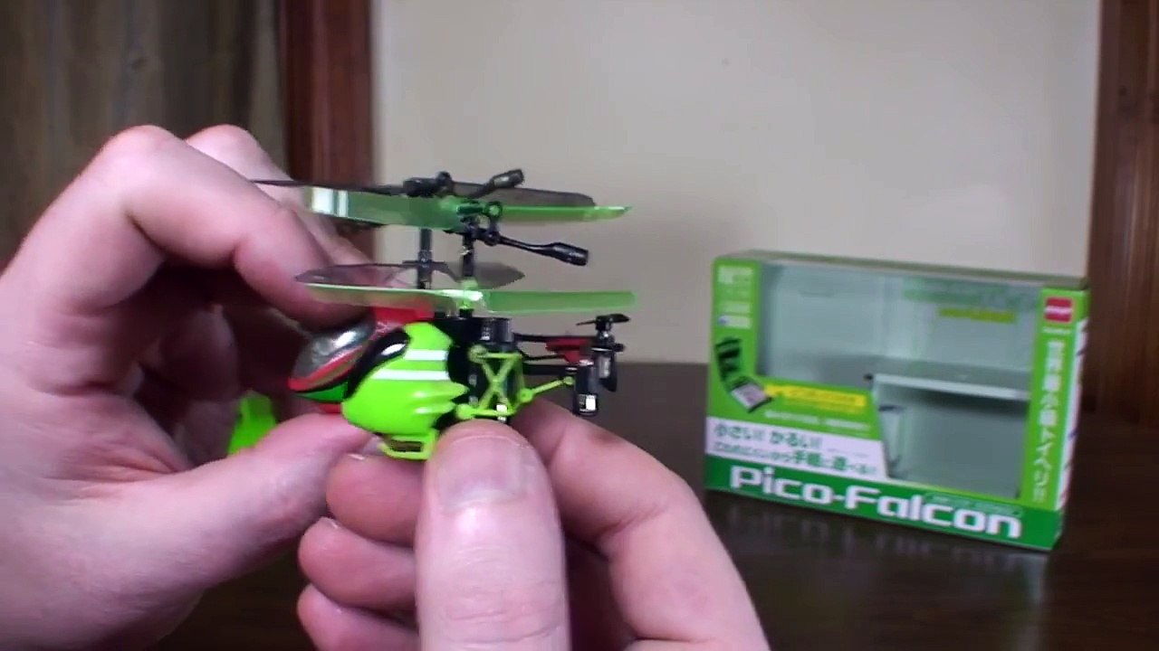 Silverlit - Pico Falcon (2015 World's Smallest RC Helicopter) - Review and Flight