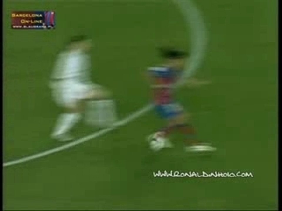 Ronaldinho - dribble (2)