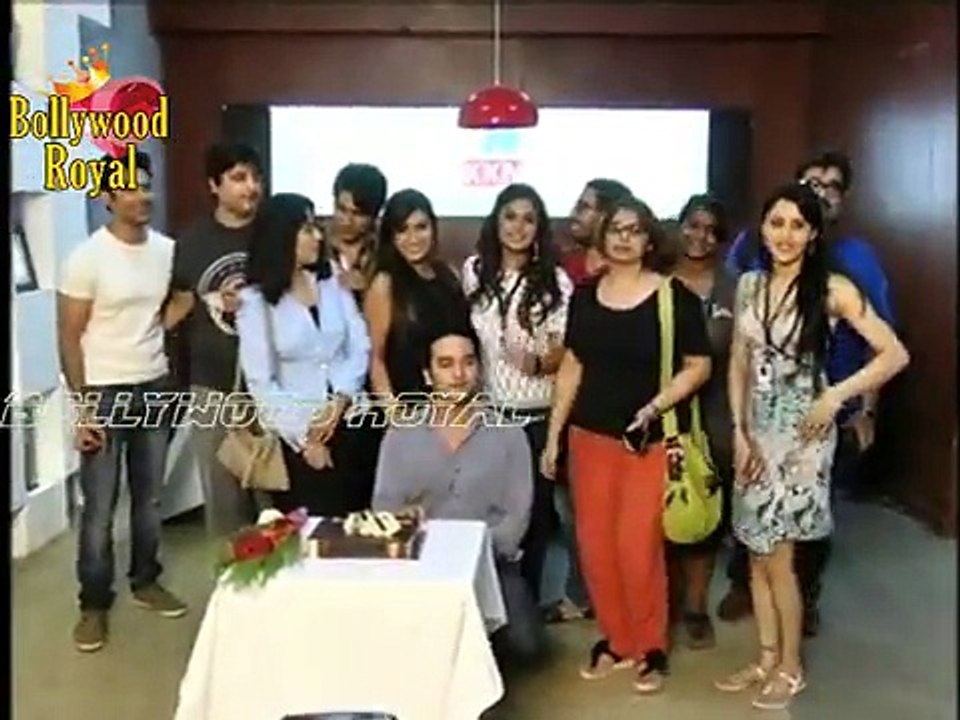 'Reporters 50 Episodes Completion Cake Cutting Ceremony part 1 - Rajeev khandelwal , kritika kamra , sunny hinduja , shivangi verma , puru chibber