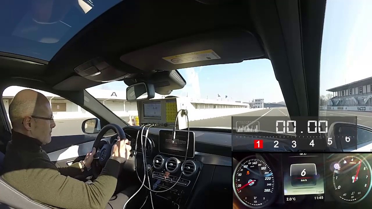Mercedes Classe C 250 : 0 à 100 km/h sur le circuit de Montlhéry - AutoMoto 2015