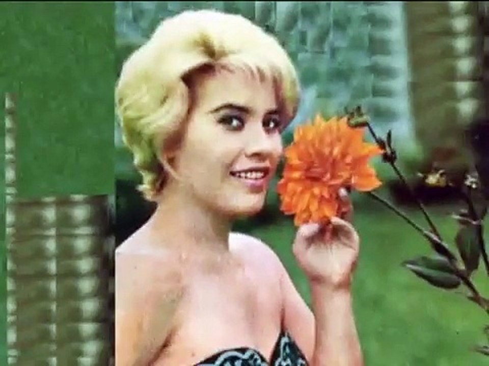 MONNA BELL .-   Ola, Ola, Ola    (Original)