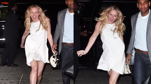 Jennifer Lawrence luce dientes de palillos chinos luego de cena en Nueva York