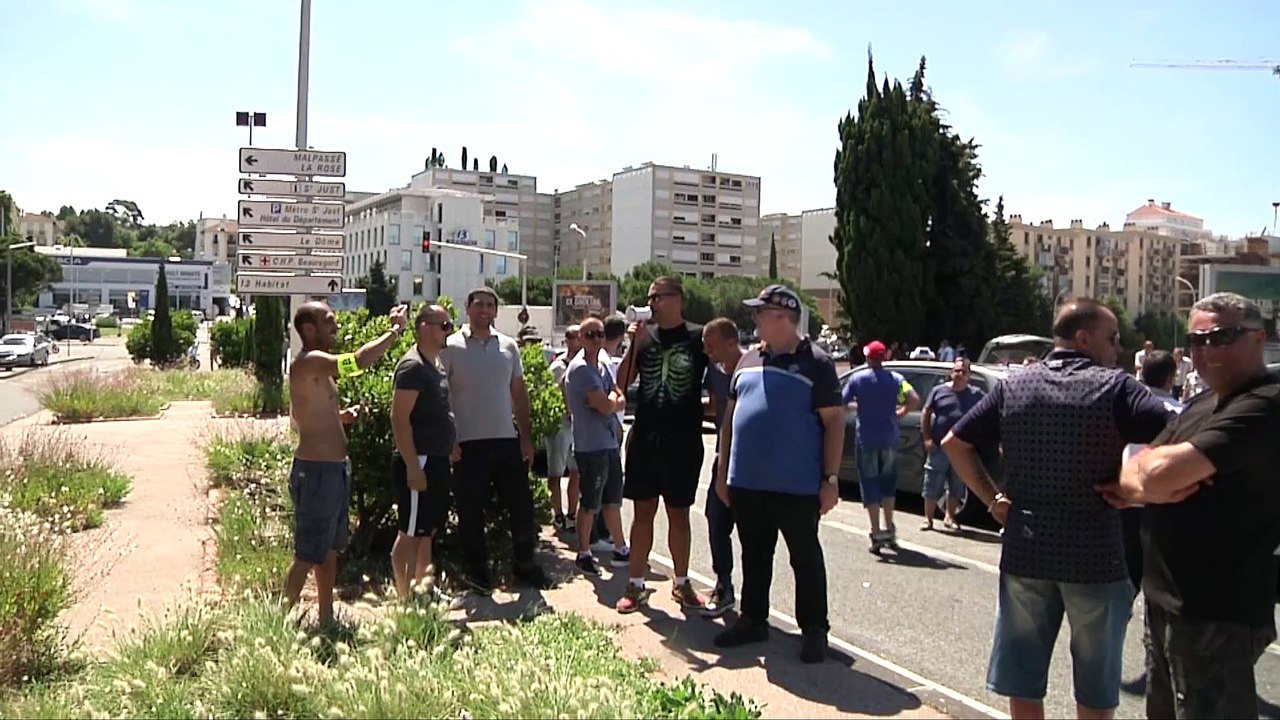 Syndicat les taxis marseillais :  "Uber, c'est du terrorisme économique"