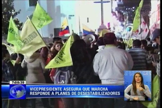 Autoridades se mantuvieron en vigilia junto a simpatizantes al gobierno en Plaza Grande