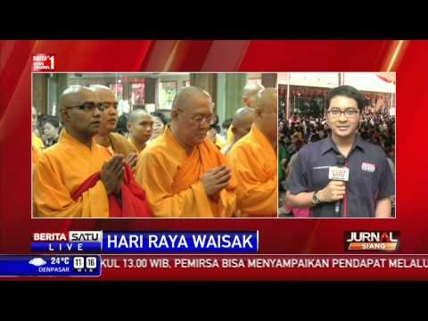 Jokowi Hadiri Puncak Perayaan Tri Suci Waisak di Candi Borobudur