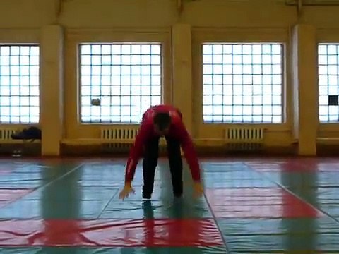 Crossfit:100 burpees in 3:23