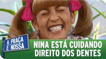 Nina está cuidando direitinho dos dentes