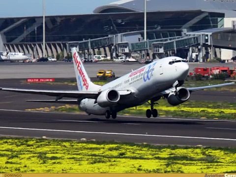Aviones, despegues y aterrizajes de Air Europa. ( Planes, takeoffs and landings )