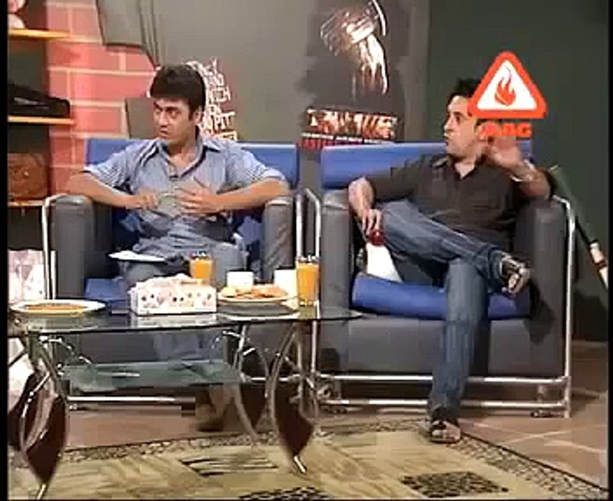 Kamran Khan Highly Praising Altaf Hussain And MQM In An Interview