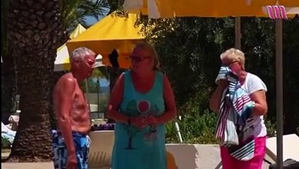 فيديو مؤثر جدا لسائح يبكي بسبب وفاة زوجته فالعملية الإرهابية اليوم :(