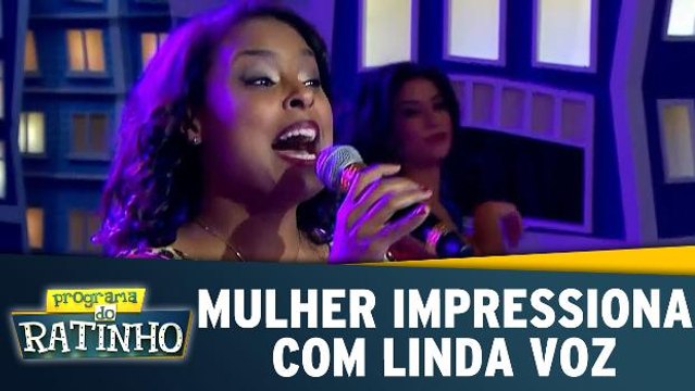 Com linda voz, mulher conquista jurados