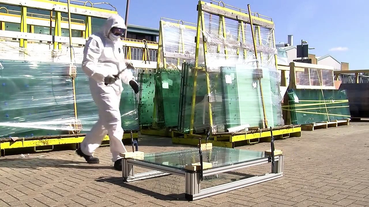 Changer Une Brique De Verre Cassée Comment casser une vitre blindée (verre securit) - test - Vidéo Dailymotion
