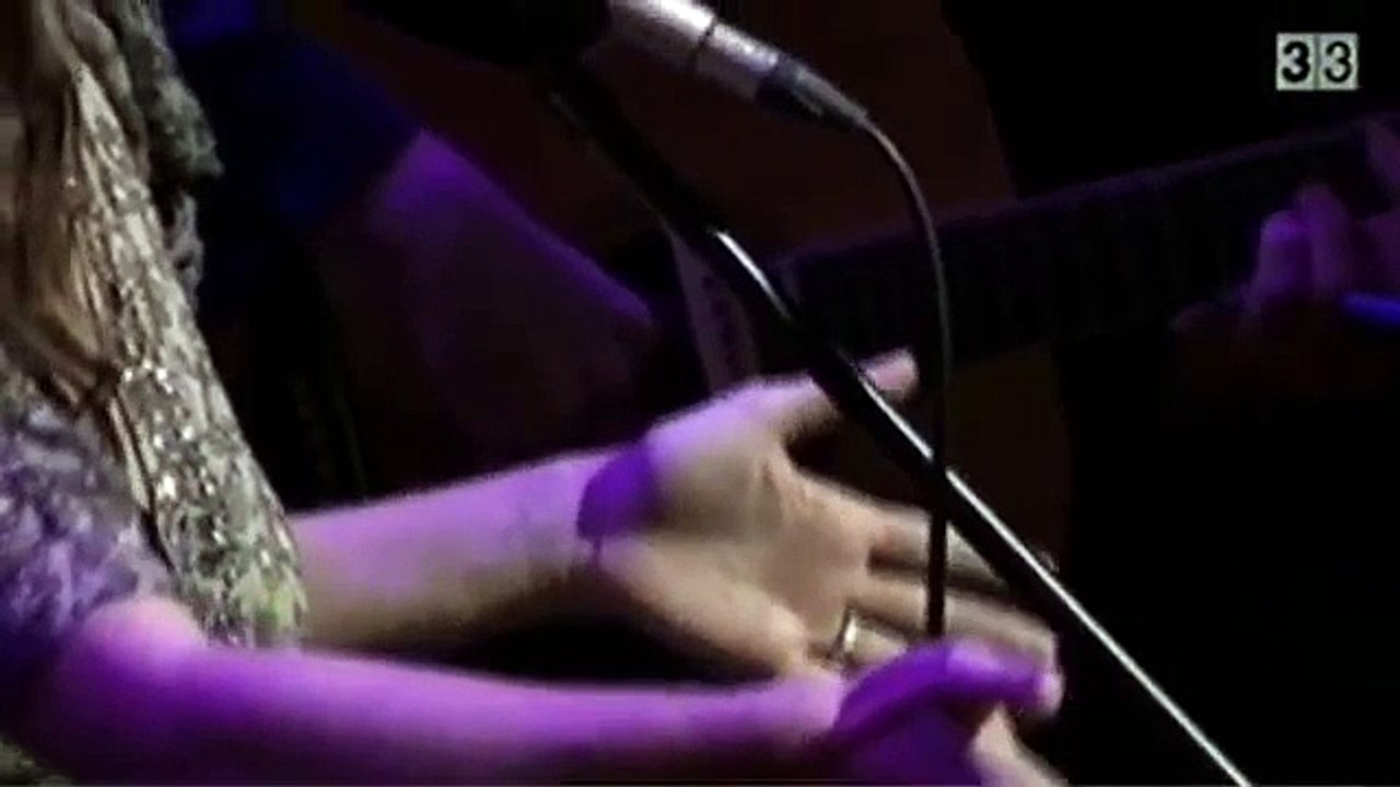 Silvia Pérez Cruz,  vestida de nit