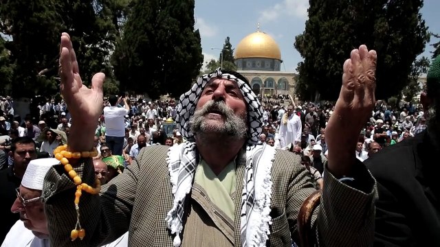 Ramadã: palestinos fazem orações em Jerusalém