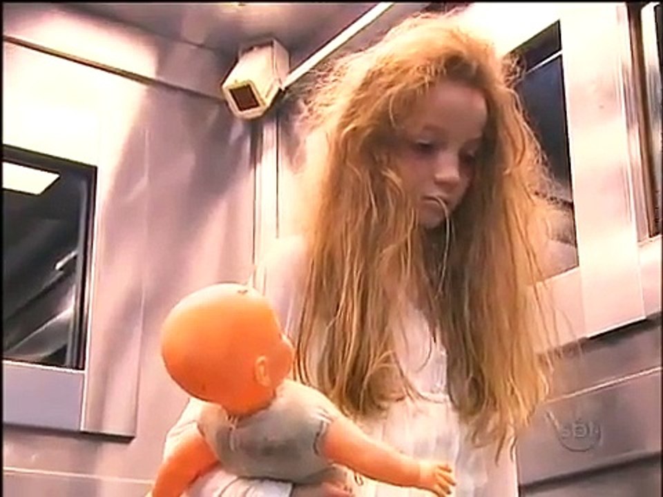 Menina Fantasma no Elevador /Pegadinha / Programa Silvio Santos.