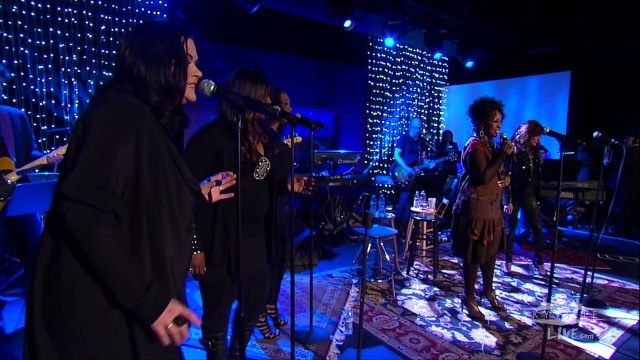 Gladys Knight - Do Right Woman, Do Right Man (Aretha Franklin) - on Skyville Live 2015
