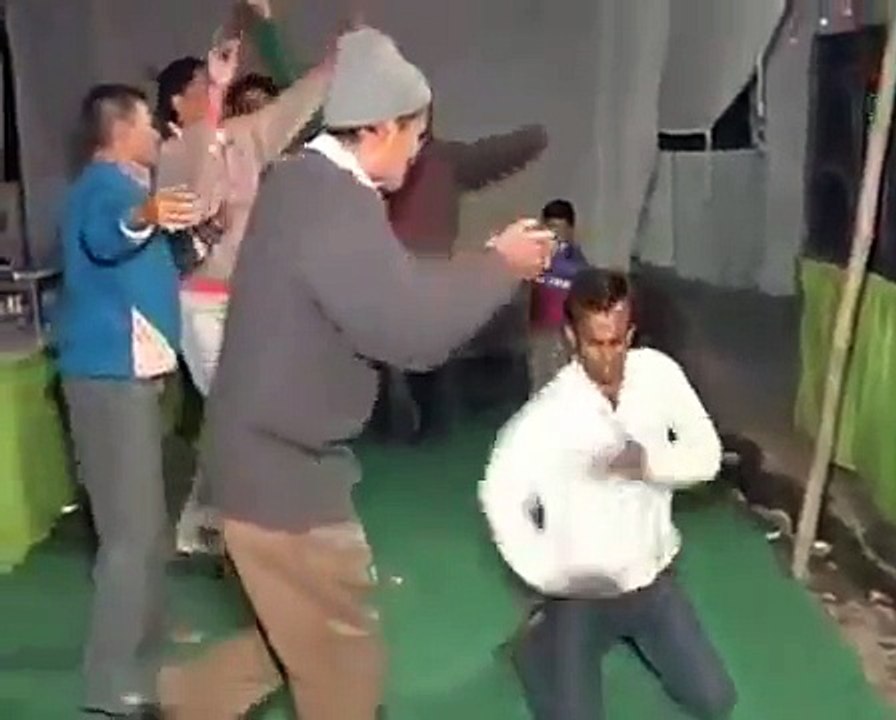 Diken Romalen Newo Dance Style Hindu Indian Arab Funny Dance By Balkan Power