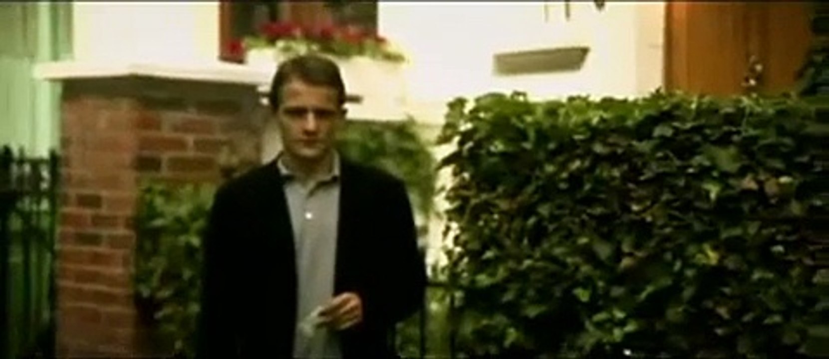 Le Regard Des Gens -Tunisiano [ Clip Officiel ]