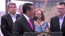 Mayor Villaraigosa Joins Senator Barbara Boxer To Celebrate New Transportation Bill