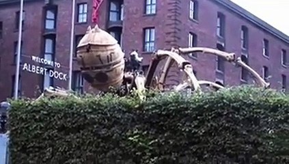 Giant Mechanical Spider Attacks City