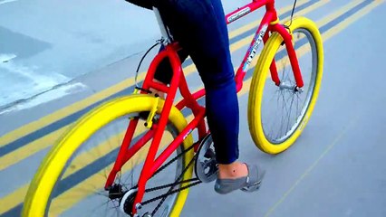 Retro Direct Bicycle. Pedal Forwards or Backwards to move Forwards, at 2 speeds without shifting.