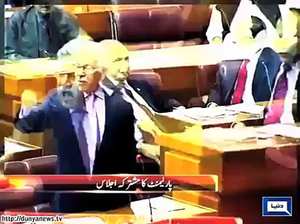 Khawaja Asif ka Dialogue 'Koi Sharam Hoti Hai Koi Haya Hoti Hai' Khawaja Asif Ke Hi Gallay Parr Gia