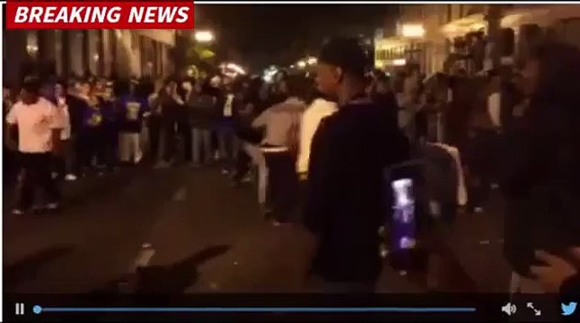 GOLDEN STATE WARRIORS STREET FIGHTS & DEATH DEFYING JUMPS . In Victory Celebration