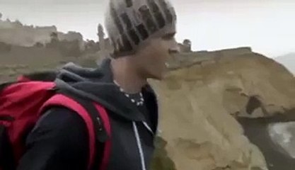 The Pakistan TelegraphTourists See Real Mermaid Near Beach Resort - [FullTimeDhamaal]