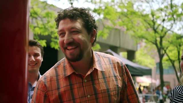 Des bières gratuite si vous parlez 6 langues différentes : Molson Canadian