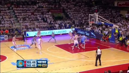 Edgar Sosa prend une faute technique pour avoir repoussé un fan qui lui mettait des petites baffes