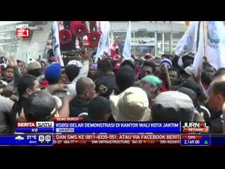 Ratusan Buruh Serbu Kantor Waikota Jaktim