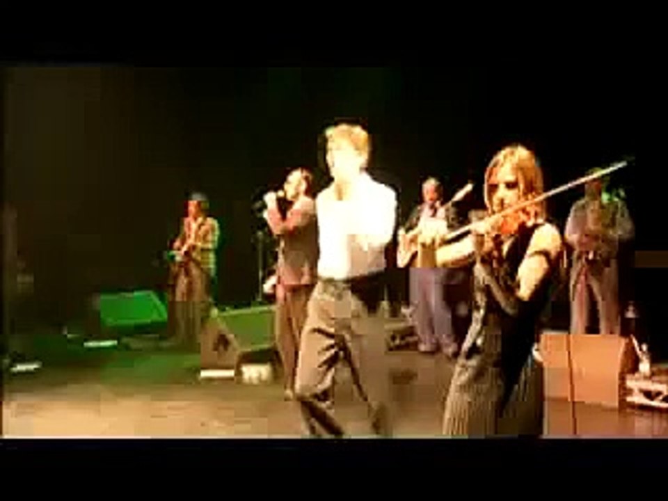 Dexys Midnight runners - Come on Eileen Live