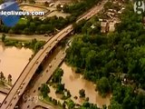 Flash flooding in Houston submerges roadways  At Least 5 Dead