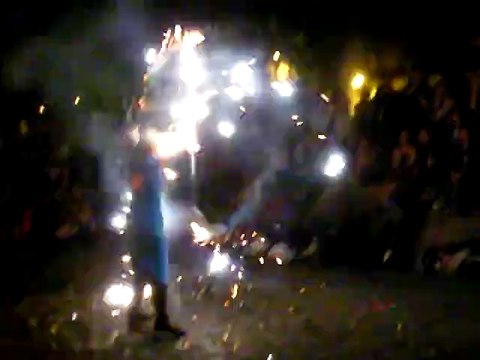 Feu d’artifice avec Delfée Charmeuse de Flammes pour les 3ans de Poï AD+