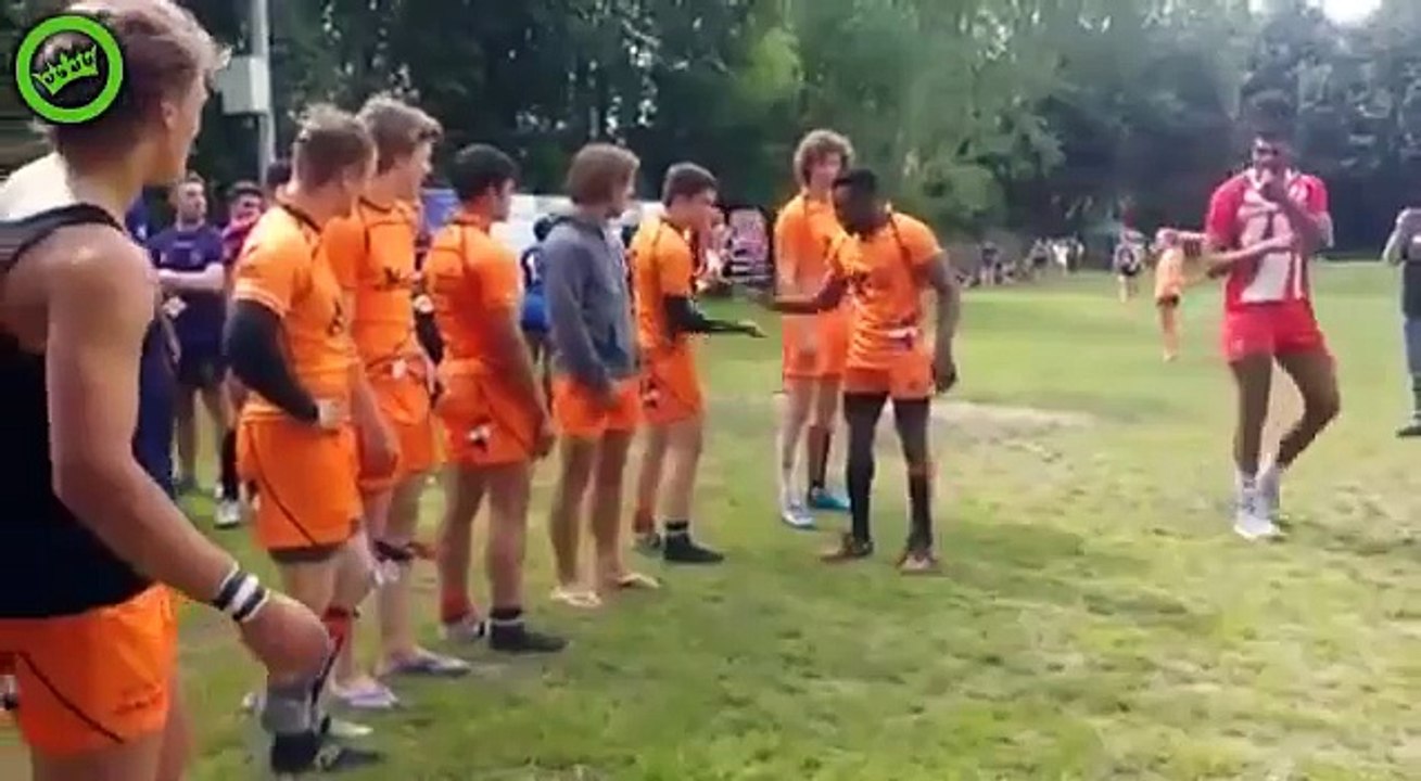 Holladais Handshake