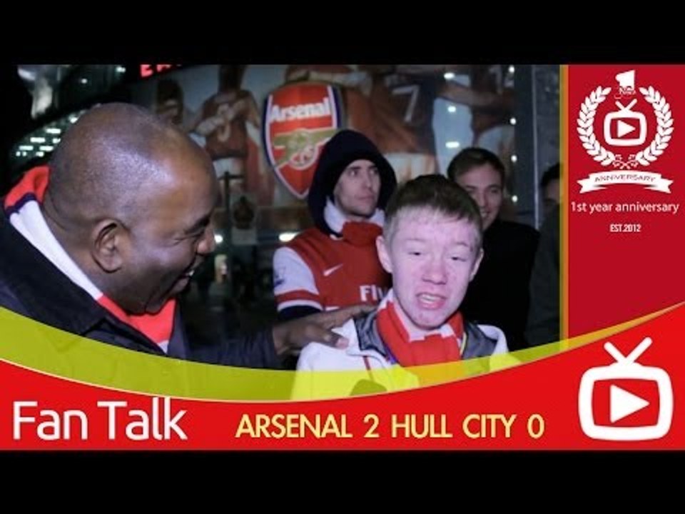 Arsenal FC 2 Hull City 0 - Fan Refuses To Give (Super Nick) Nicklas Bendtner Credit