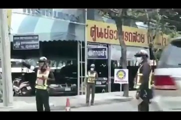 Pakistani Ki Bhi Police Aisey ho jaye