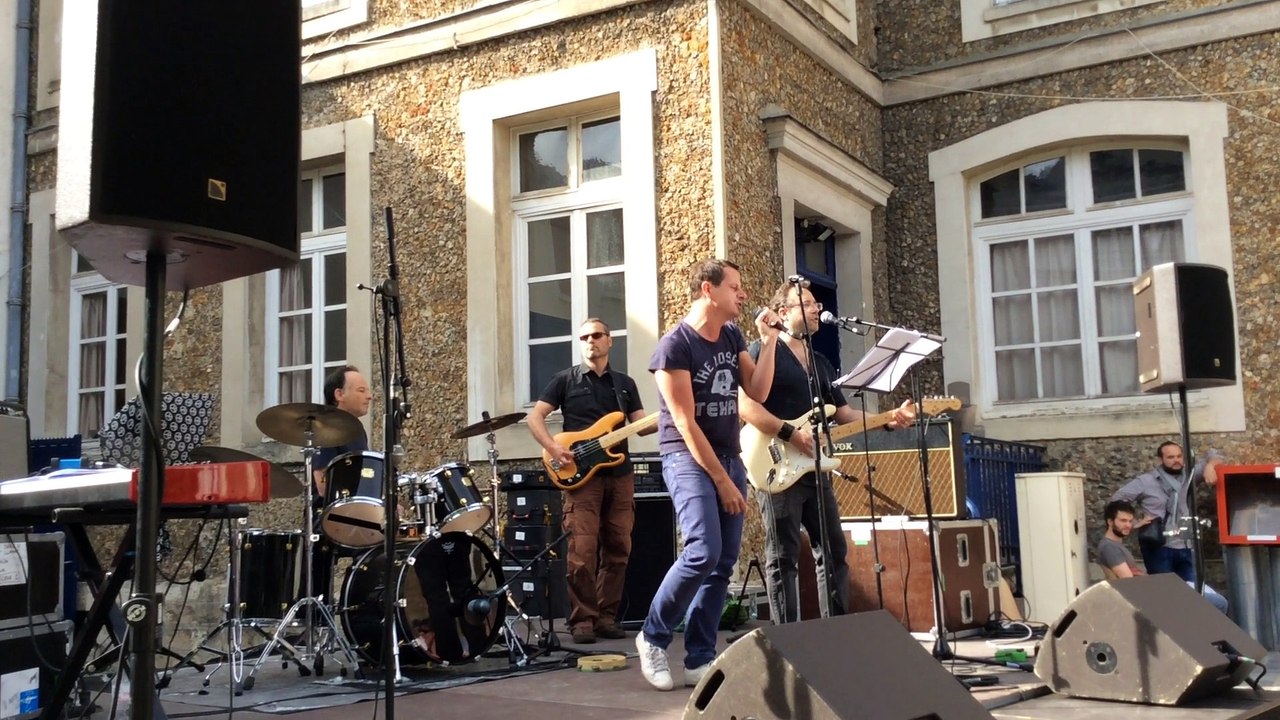 ca c'est vraiment toi Transistor Blast cover telephone