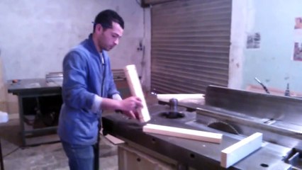 TRAVAIL DU BOIS AVEC LA TOUPIE