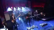 Arctic Monkeys - Do I Wanna Know ? (Live on Letterman)