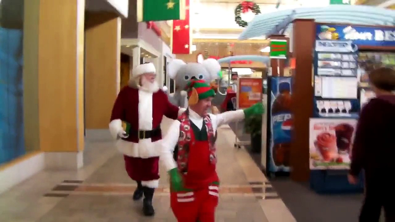 Hanover Mall - Santa Arrival - Here Come Santa Clause with Joe the Elf.MP4