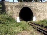 Trenul Acc. Galati - Ivesti - Tecuci - Barlad - Vaslui - Iasi iese din tunelul Galati