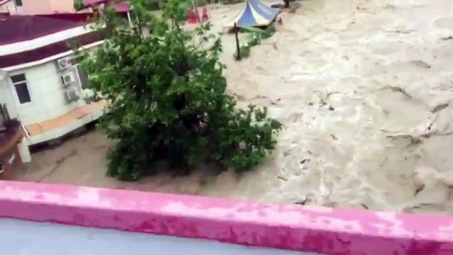 Сочи уходит под воду. Потоп Наводнение Сочи 25.06.15