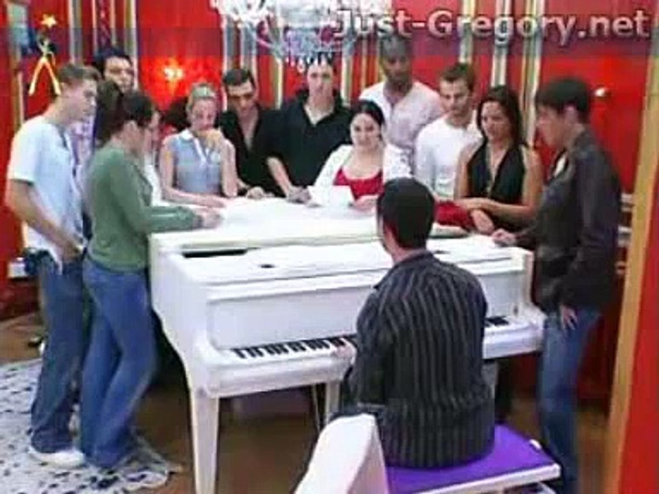 Grégory Lemarchal chante "A corps perdu" en version piano-voix