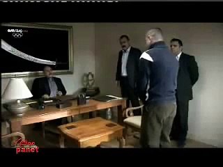 المقطع الذي حذفته قناة ابو ظبي من وادي الذئاب الجزء 6