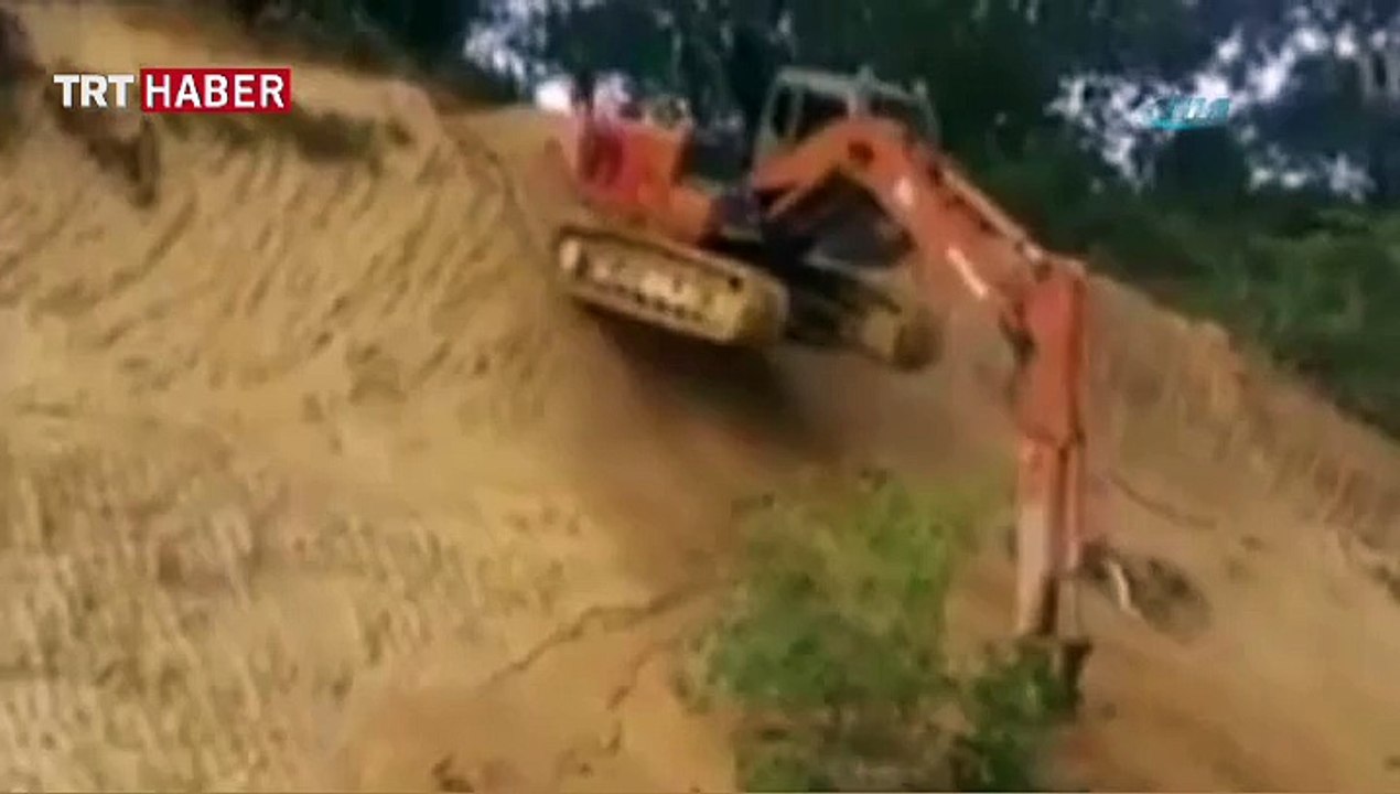 Kepçe Operatörü Şov Yapıyor !